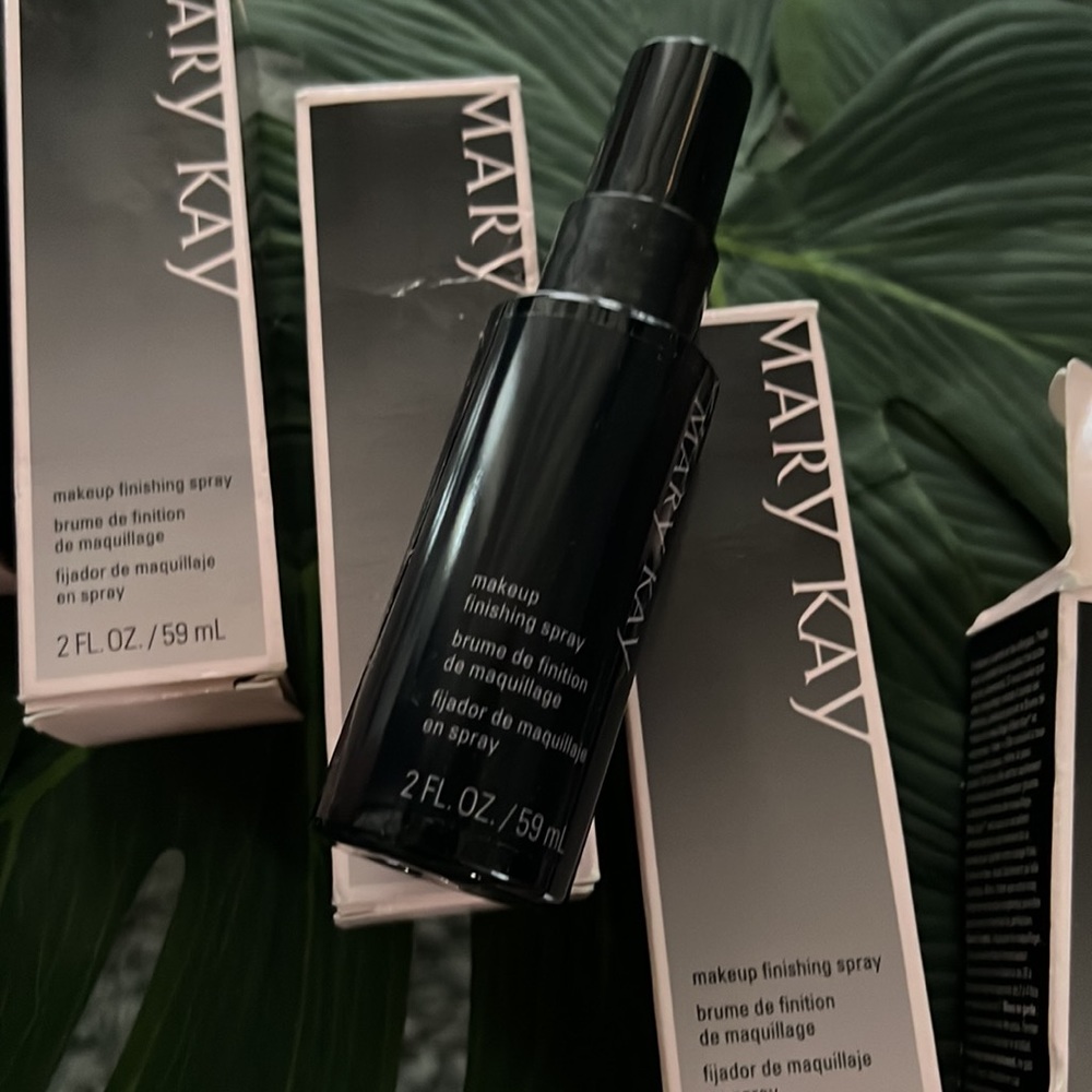 Mary Kay Makeup Finishing Spray by Skindinävia - Picture 2 of 2